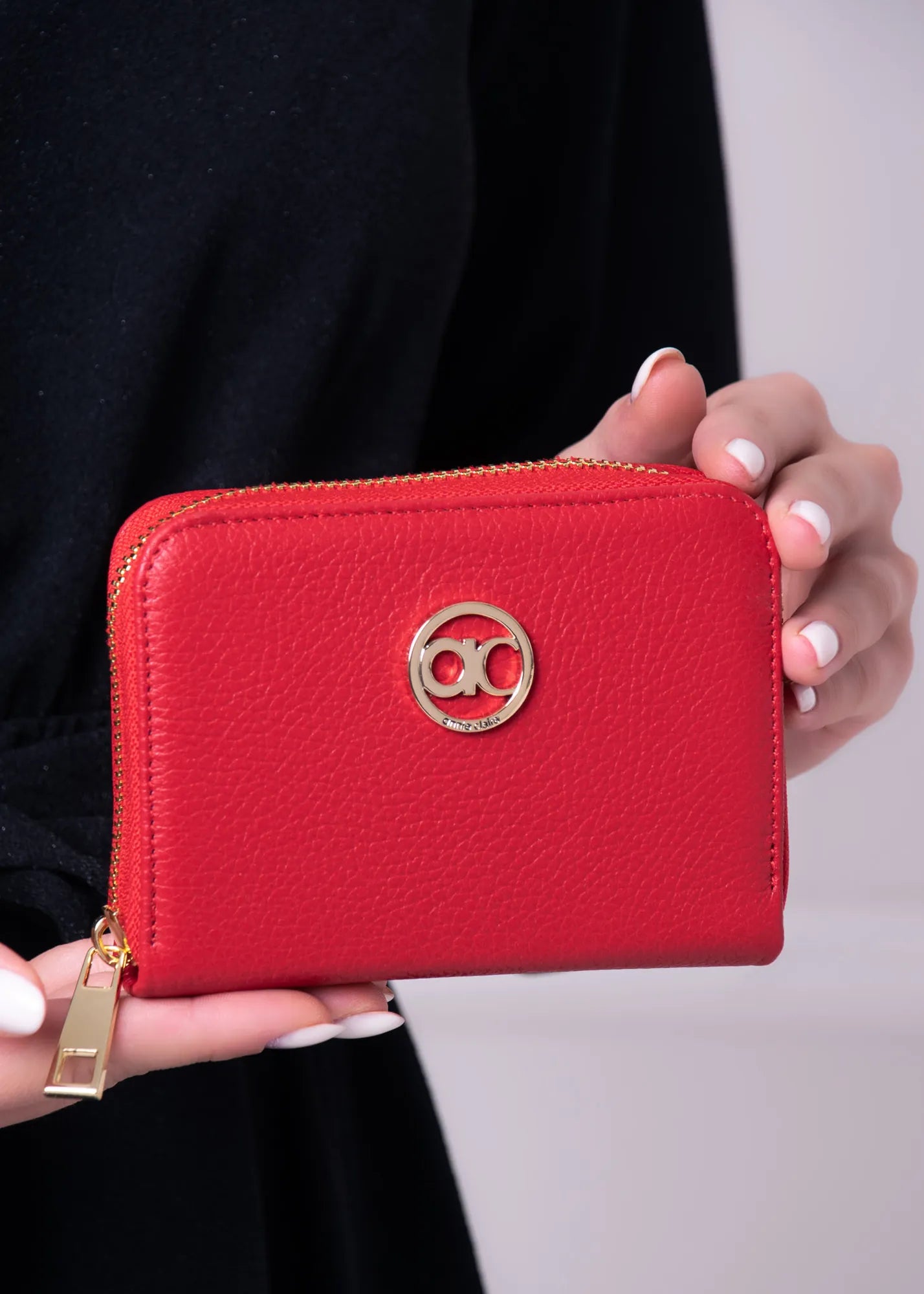 annie claire damska kozena penazenka andrea cervena slovenske penazenky